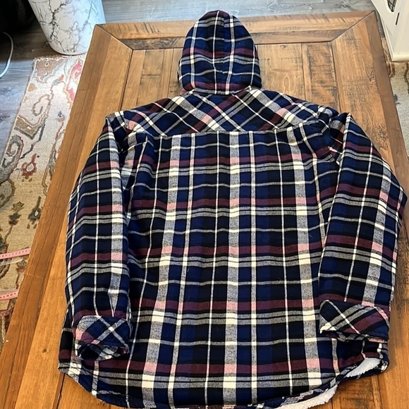 Boston Traders flannel Hoodie - Picture 2 of 7